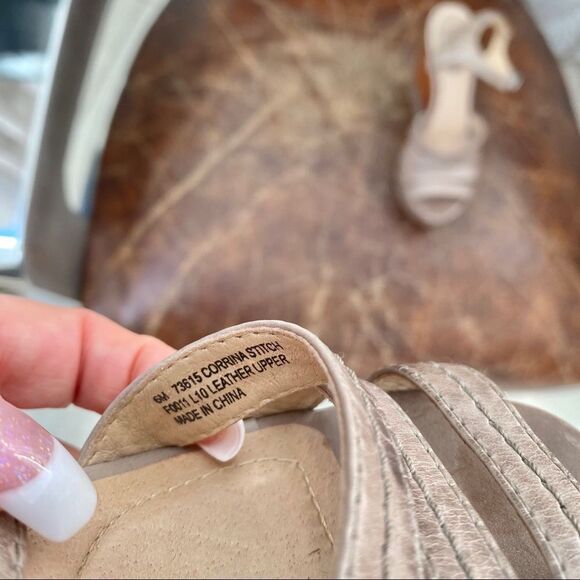 Frye taupe leather Corrina wedges sandals 6 - Picture 6 of 7